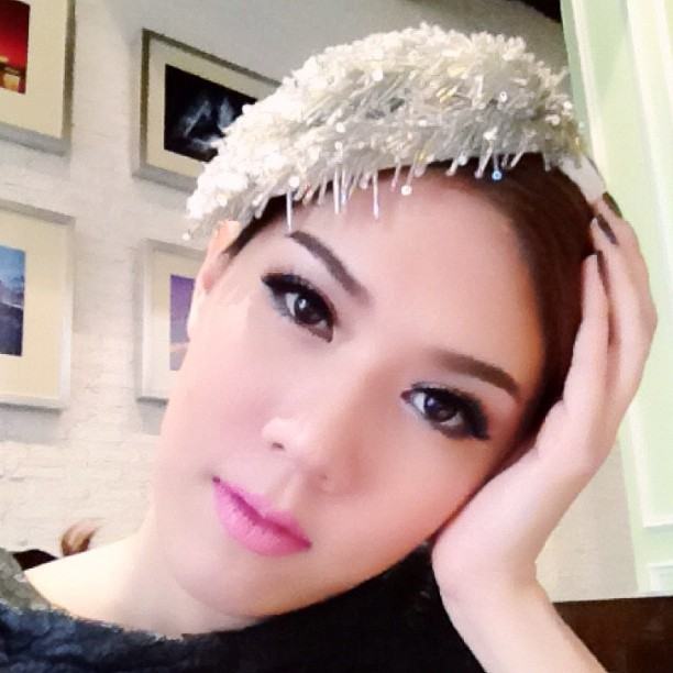 "เมย์ เฟื่องอารมย์"