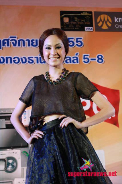 "ขวัญ อุษามณี" สวย เซ็กซี่ในชุดสีดำ