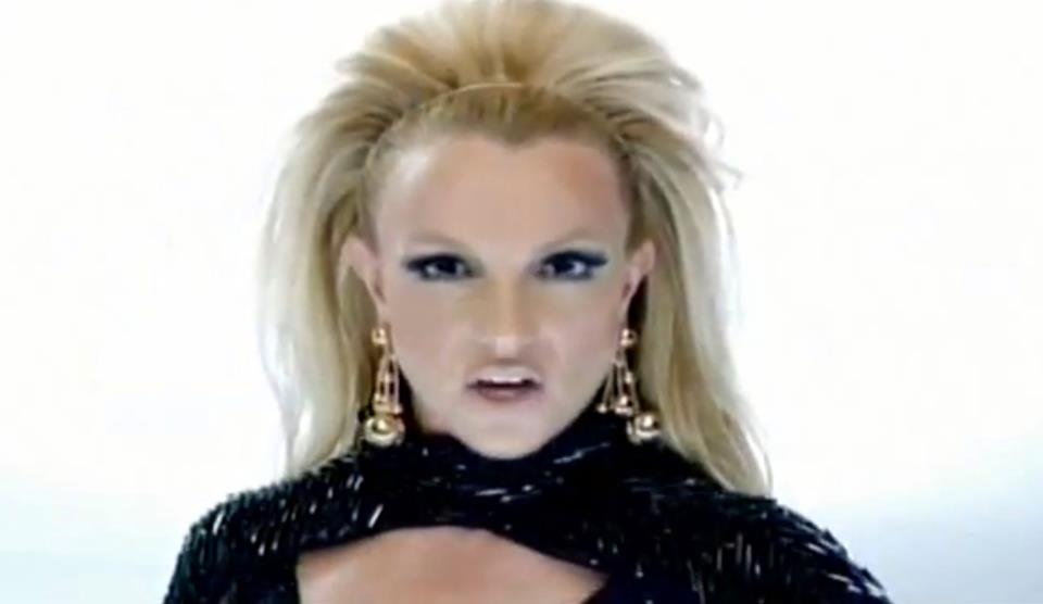 อุ้ยๆ มาดูกันเร็ว....มีเพลงใหม่ของWill.I.Am Feat. Britney Spears - Scream & Shout