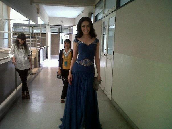 ภาพล่าสุดค่ะ ไม่ใช่ชุดราตรีหลักนะคะ ขอบคุณ Cr.t-pageat