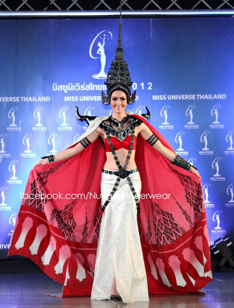 ชุดประจำชาติ โลหะพัตรา