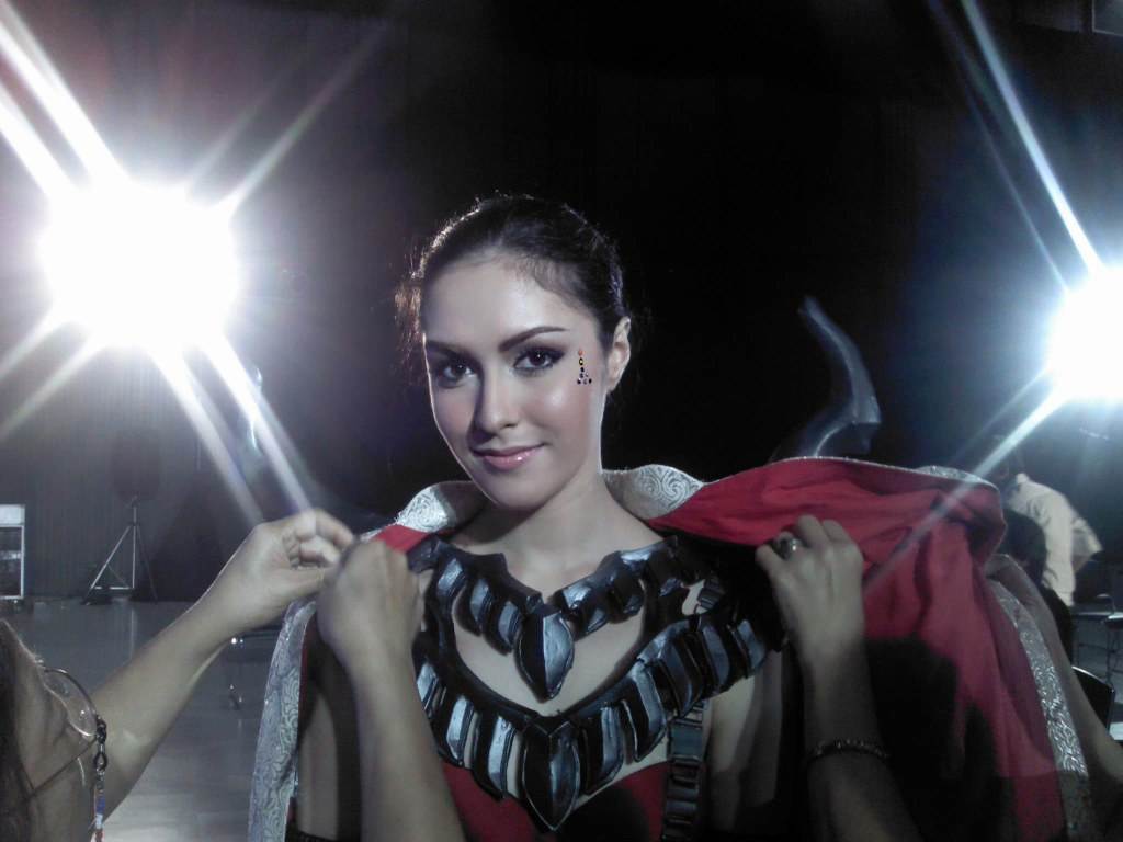 ชุดประจำชาติ โลหะพัตรา