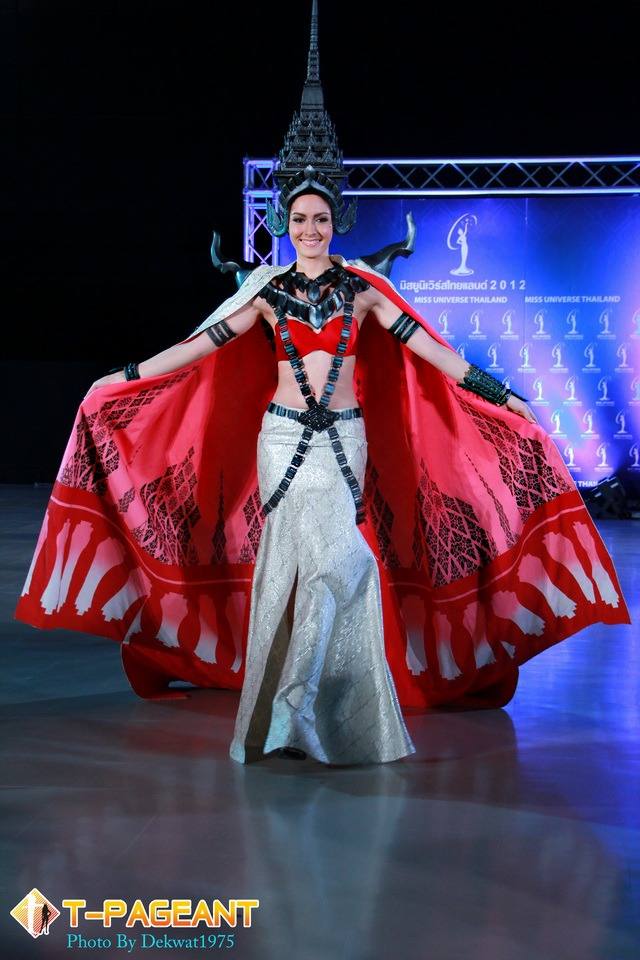 ชุดประจำชาติ โลหะพัตรา