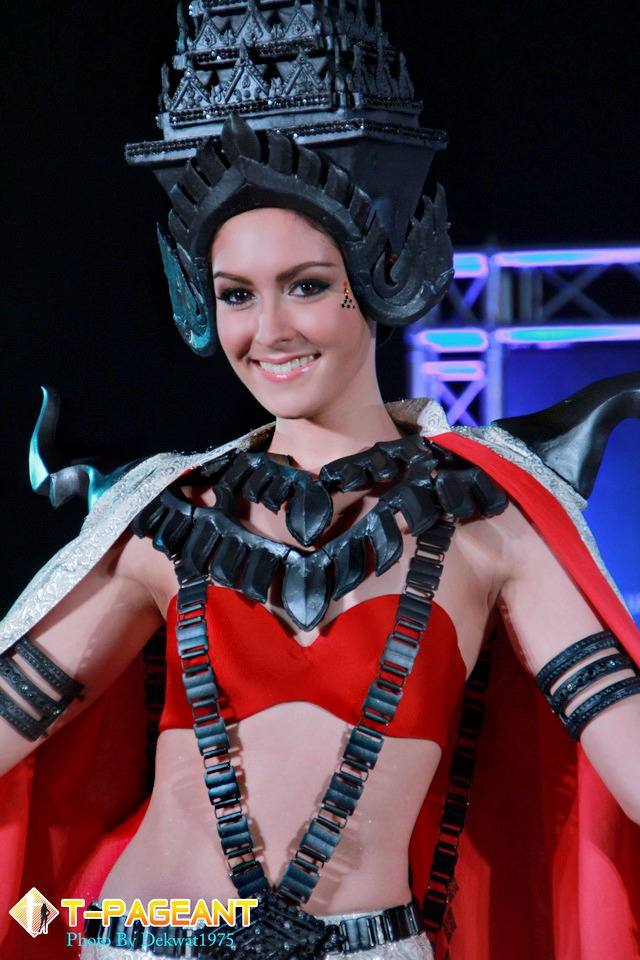 ชุดประจำชาติ โลหะพัตรา