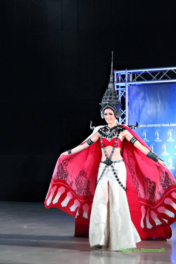 ชุดประจำชาติ โลหะพัตรา