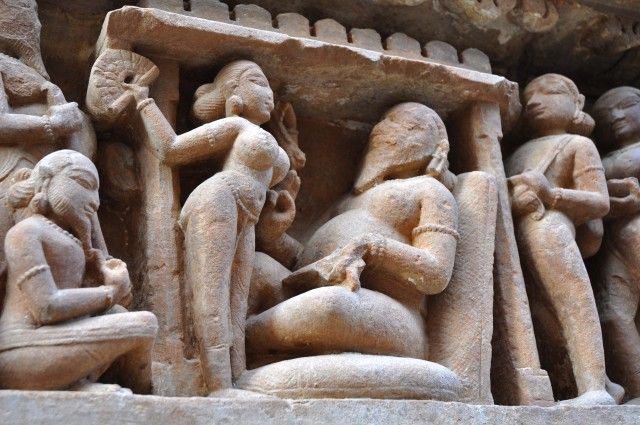 รูปปั้นเเกะสลักการร่วมเพศ มรดกโลกในอินเดีย