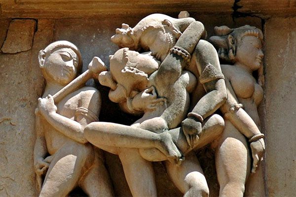 รูปปั้นเเกะสลักการร่วมเพศ มรดกโลกในอินเดีย