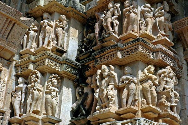 รูปปั้นเเกะสลักการร่วมเพศ มรดกโลกในอินเดีย