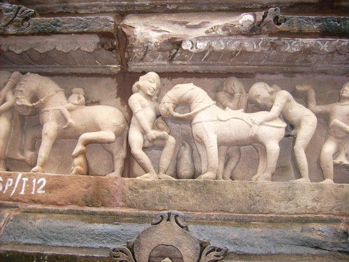 รูปปั้นเเกะสลักการร่วมเพศ มรดกโลกในอินเดีย