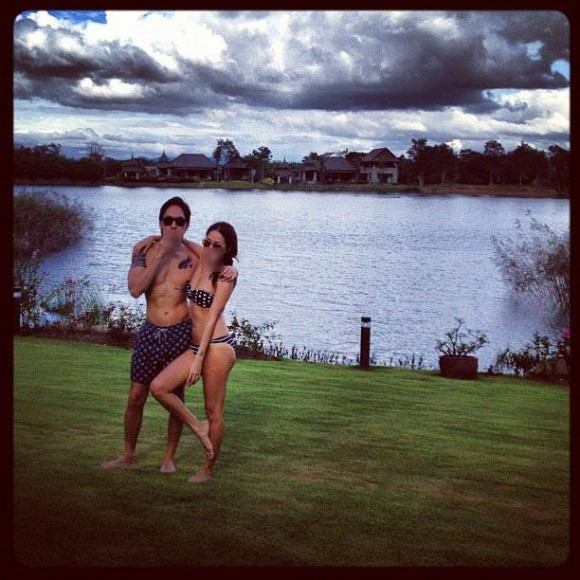 ไฮโซโม นภัสนันท์ ควง แพท ประกาศิต สวีทหวาน บิกินี่ริมทะเล