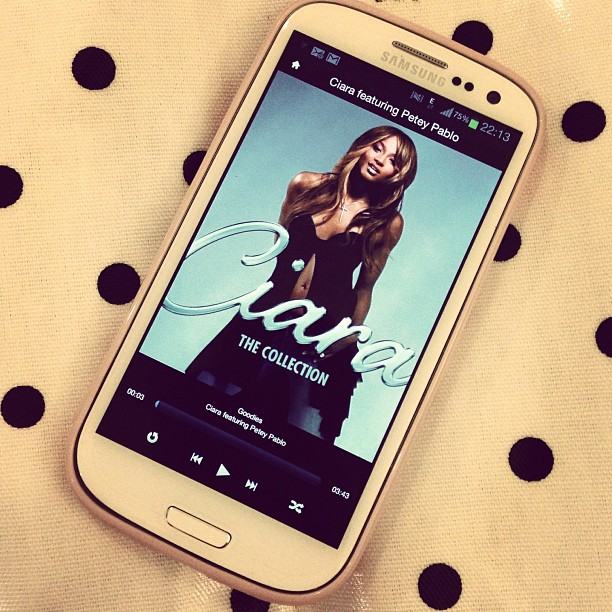 ชิคมากอ่ะ "โมเม" ชอบเธอที่สุด