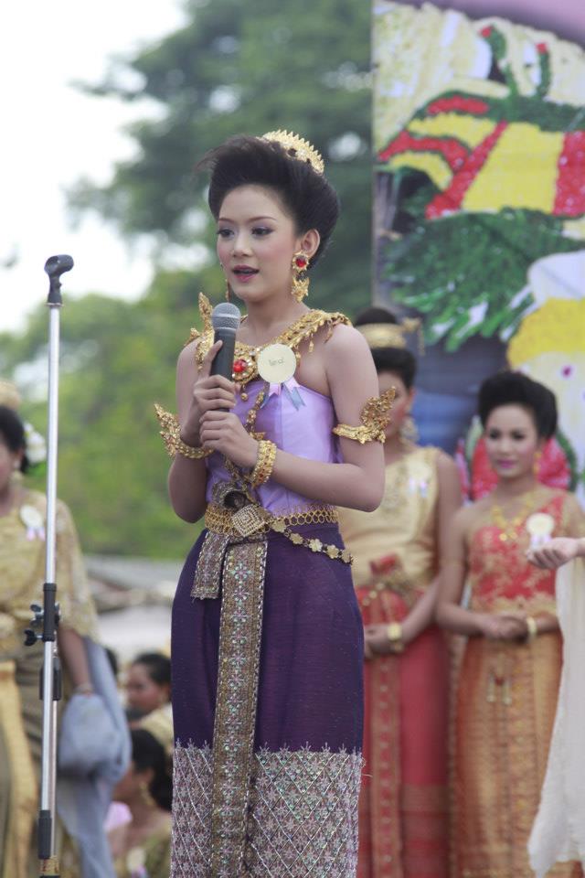 การประกวดนางนพมาศ ร.ร.บุรีรัมย์พิทยาคม 2555