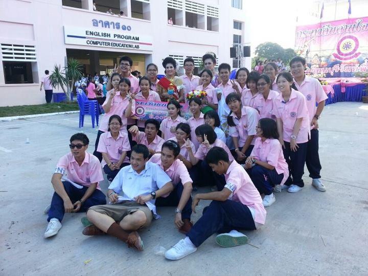 การประกวดนางนพมาศ ร.ร.บุรีรัมย์พิทยาคม 2555