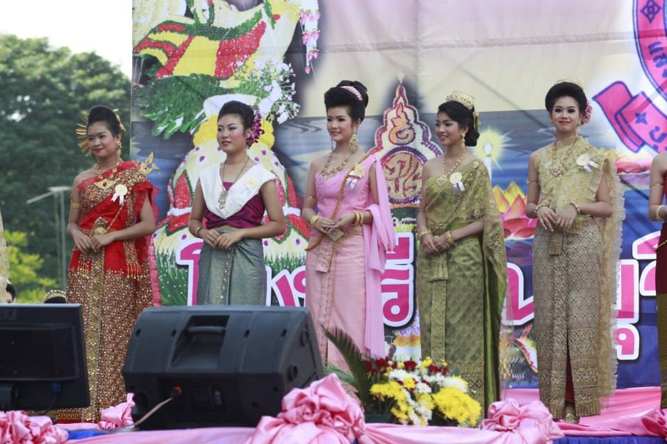 การประกวดนางนพมาศ ร.ร.บุรีรัมย์พิทยาคม 2555