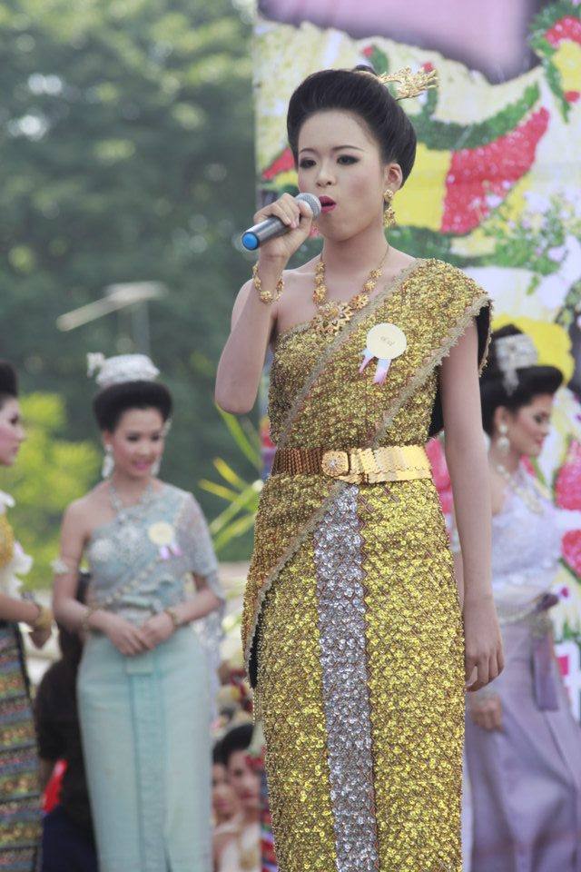 การประกวดนางนพมาศ ร.ร.บุรีรัมย์พิทยาคม 2555