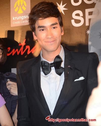 อั้ม ครองแชมป์ คนอยากลอยกระทงด้วยมากที่สุด