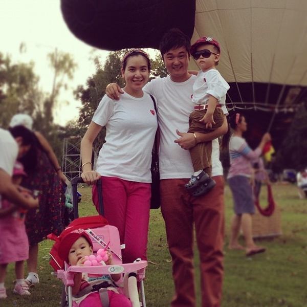ครอบครัวน่ารัก พลอย ชิดจันทร์ พาลูกเที่ยว งานบอลลูน-ลอยกระทง