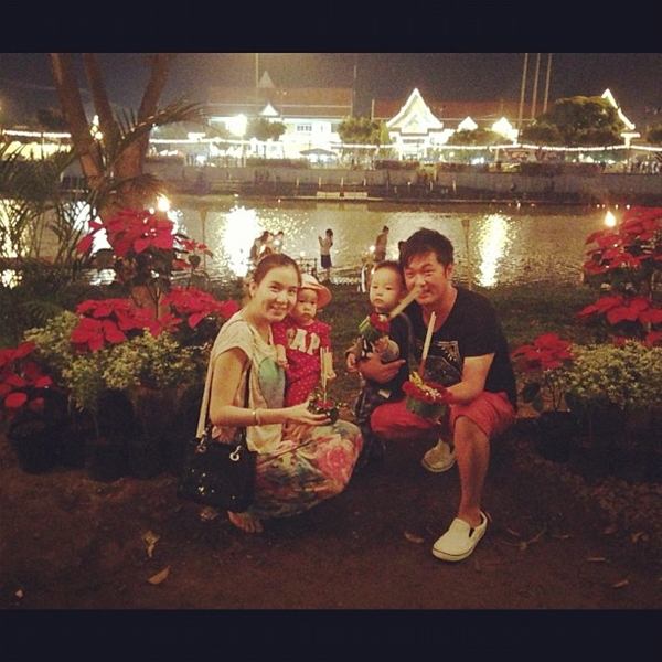 ครอบครัวน่ารัก พลอย ชิดจันทร์ พาลูกเที่ยว งานบอลลูน-ลอยกระทง