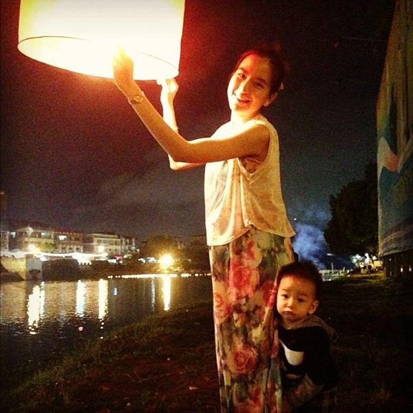 ครอบครัวน่ารัก พลอย ชิดจันทร์ พาลูกเที่ยว งานบอลลูน-ลอยกระทง