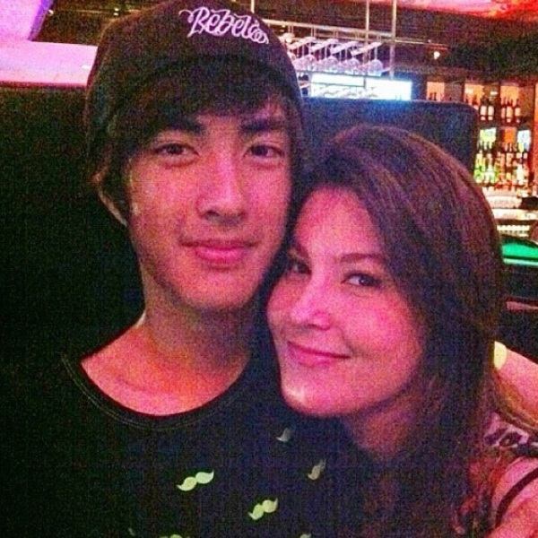 ธัญญ่า ฉลองวันเกิดกับเพื่อน ๆ และครอบครัว