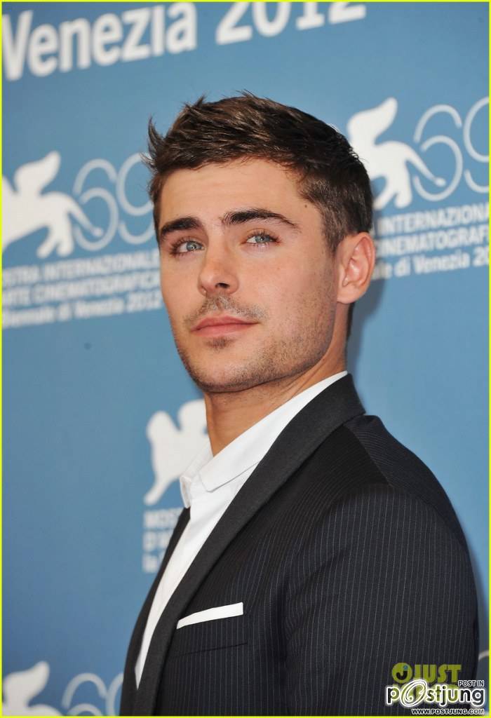 แอรอน...(แซ๊กหรือ..)