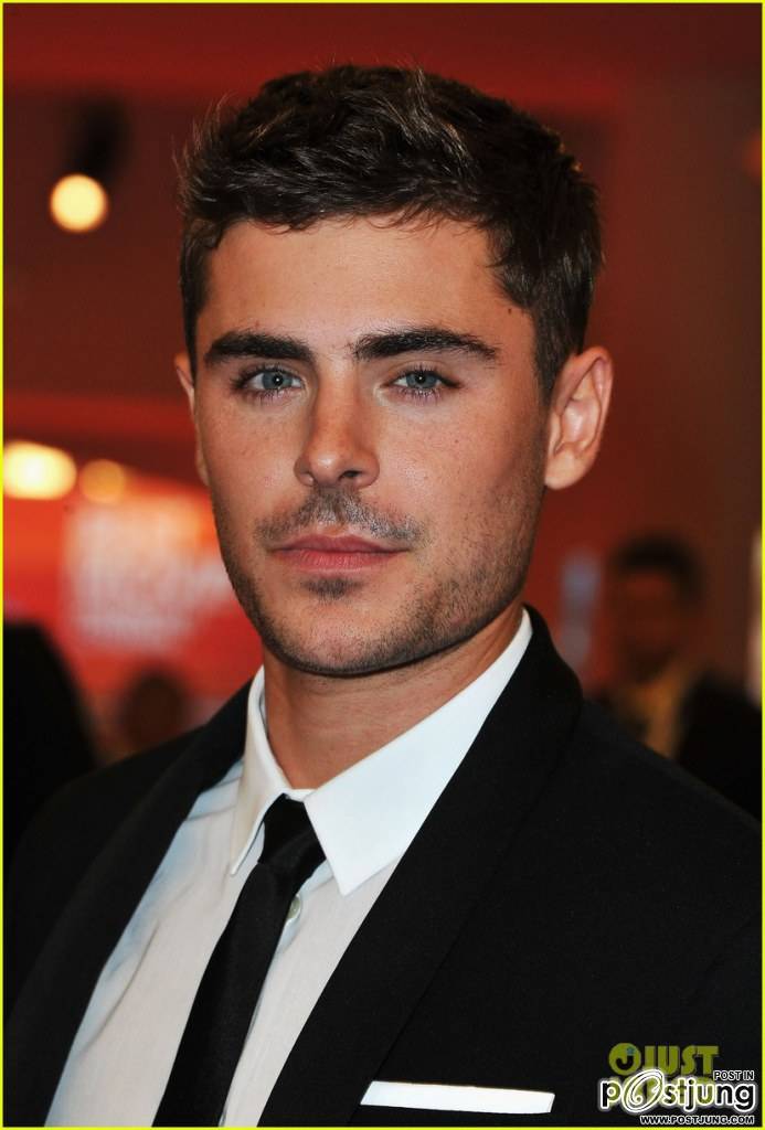 แอรอน...(แซ๊กหรือ..)