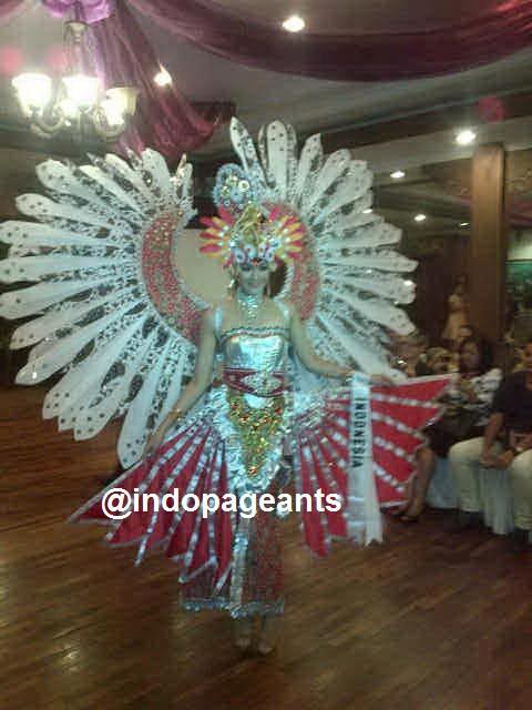 ชุดประจำชาติ miss universe Indonesia 2012