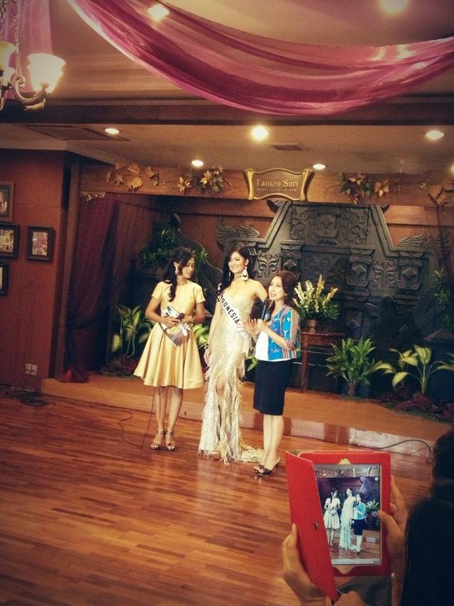 ชุดประจำชาติ miss universe Indonesia 2012