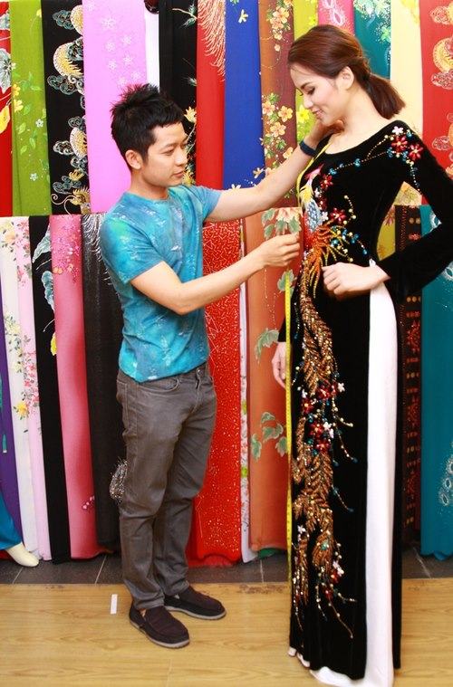 ชุดประจำชาติ Miss Universe Vietnam 2012