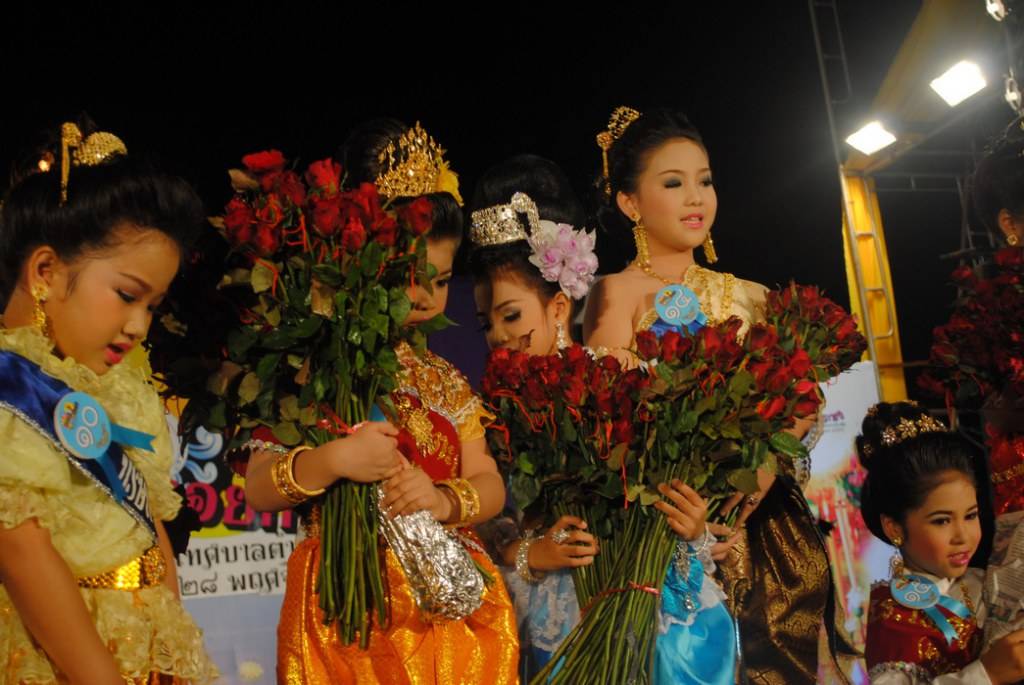 หนูน้อยนพมาศประจำปี 2555 เทศบาลตำบลดอนหัวฬ่อ