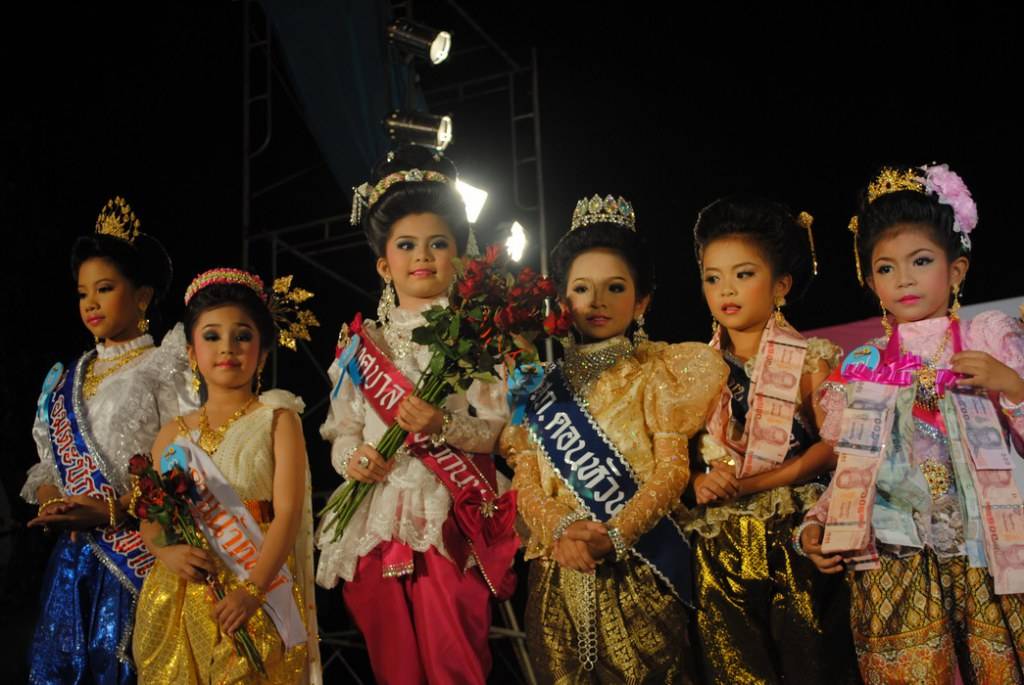 หนูน้อยนพมาศประจำปี 2555 เทศบาลตำบลดอนหัวฬ่อ