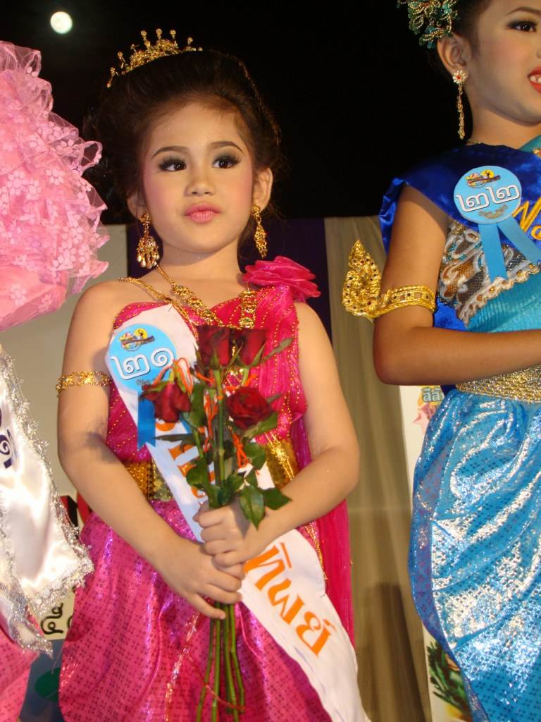 หนูน้อยนพมาศประจำปี 2555 เทศบาลตำบลดอนหัวฬ่อ