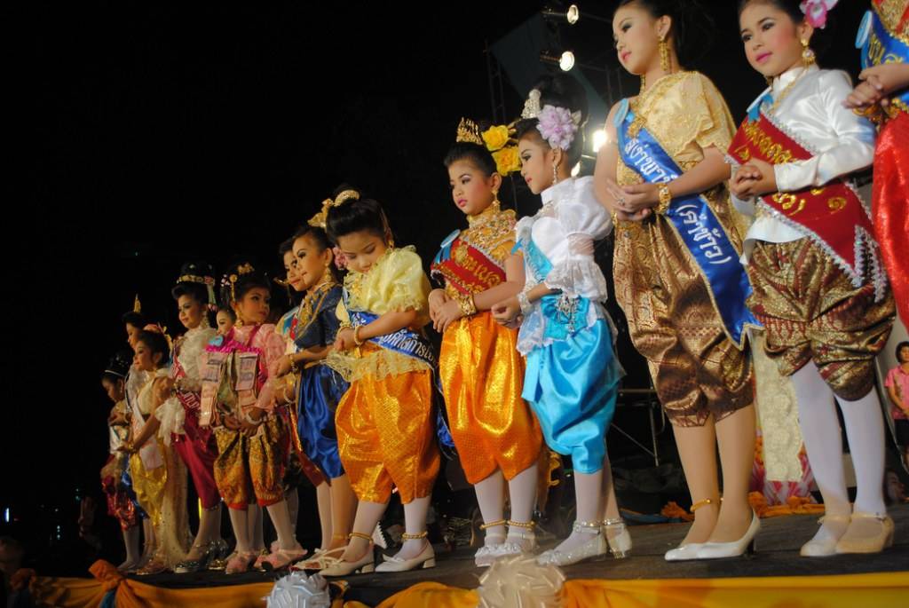 หนูน้อยนพมาศประจำปี 2555 เทศบาลตำบลดอนหัวฬ่อ