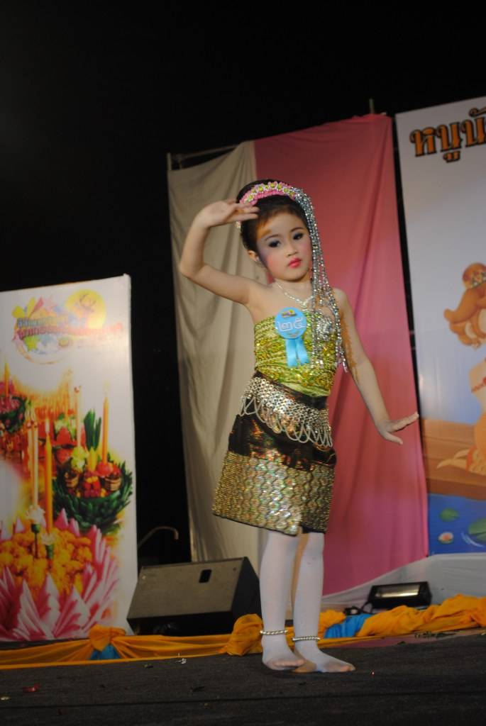 หนูน้อยนพมาศประจำปี 2555 เทศบาลตำบลดอนหัวฬ่อ