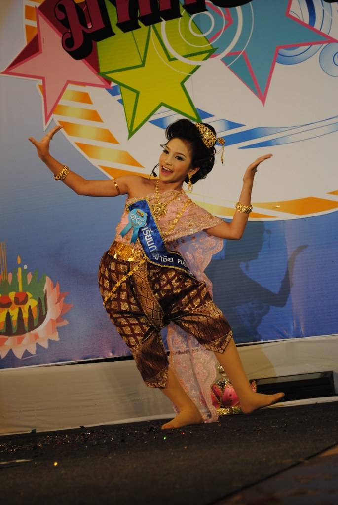 หนูน้อยนพมาศประจำปี 2555 เทศบาลตำบลดอนหัวฬ่อ