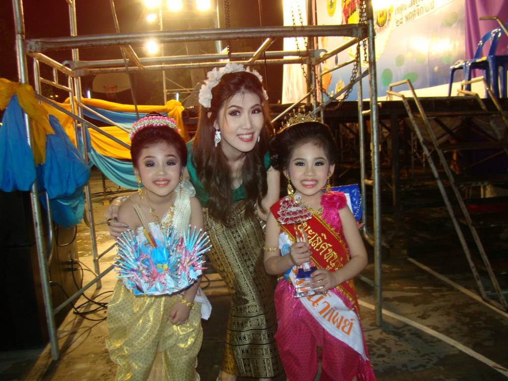 หนูน้อยนพมาศประจำปี 2555 เทศบาลตำบลดอนหัวฬ่อ