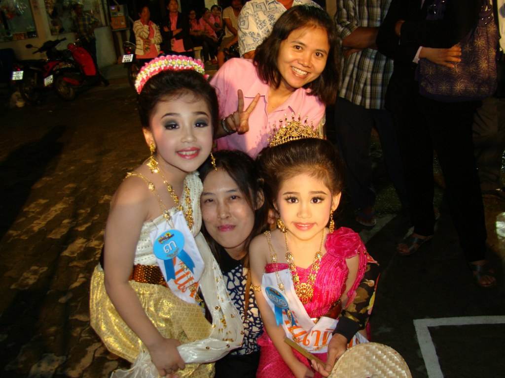 หนูน้อยนพมาศประจำปี 2555 เทศบาลตำบลดอนหัวฬ่อ