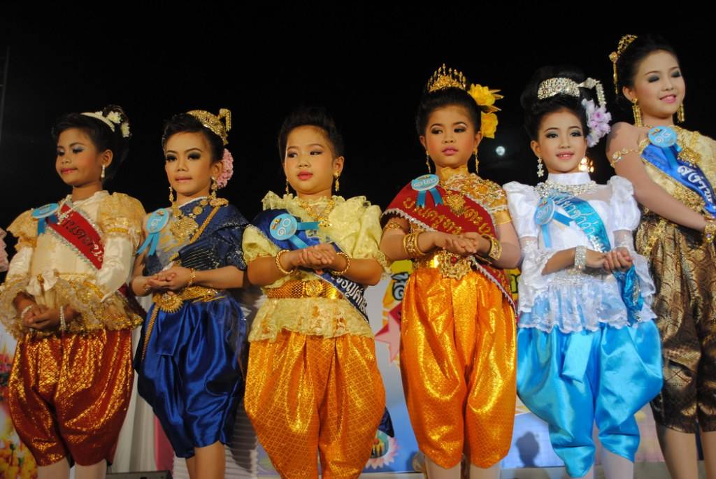 หนูน้อยนพมาศประจำปี 2555 เทศบาลตำบลดอนหัวฬ่อ