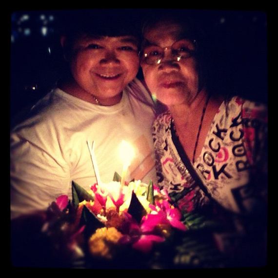 เก็บตก! ตามดูเหล่าดารา ในคืนวันลอยกระทง