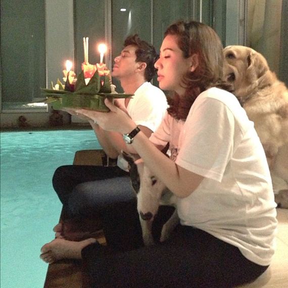 เก็บตก! ตามดูเหล่าดารา ในคืนวันลอยกระทง