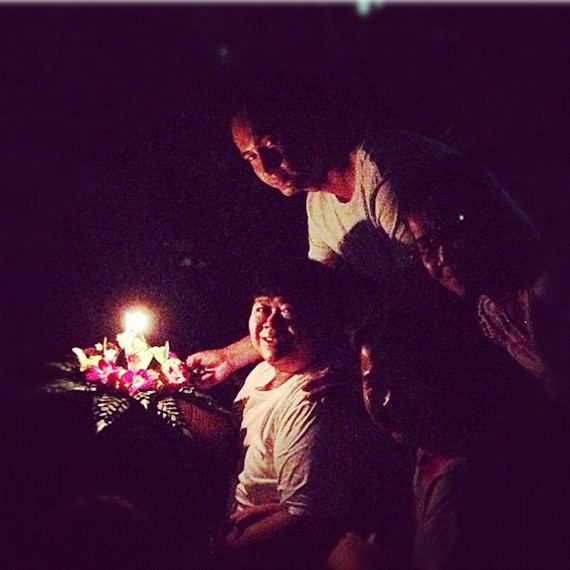 เก็บตก! ตามดูเหล่าดารา ในคืนวันลอยกระทง