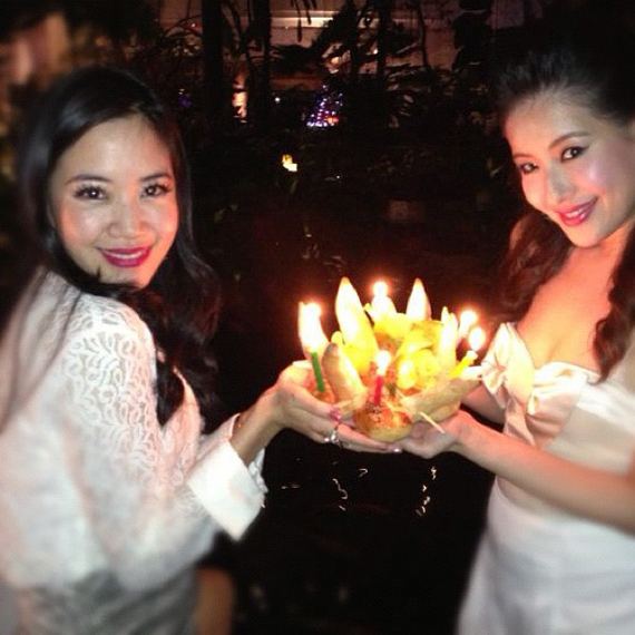 เก็บตก! ตามดูเหล่าดารา ในคืนวันลอยกระทง