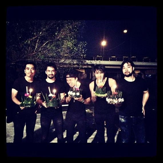 เก็บตก! ตามดูเหล่าดารา ในคืนวันลอยกระทง