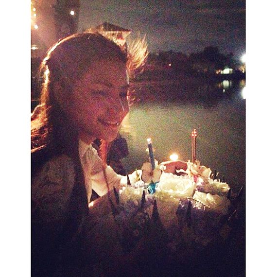 เก็บตก! ตามดูเหล่าดารา ในคืนวันลอยกระทง