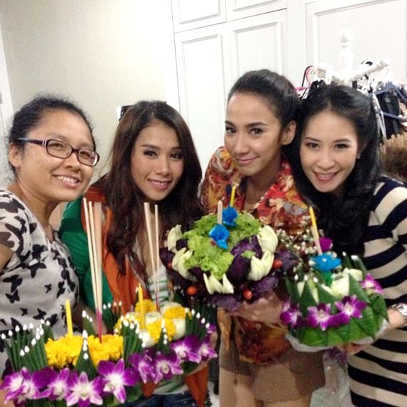 เก็บตก! ตามดูเหล่าดารา ในคืนวันลอยกระทง