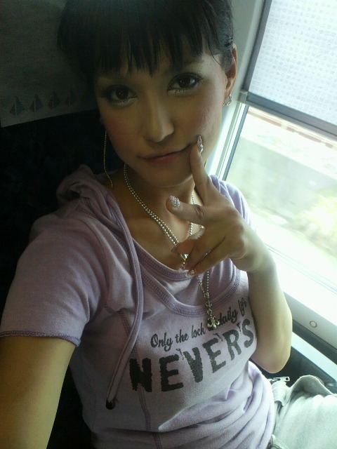 "มิยาบิ" ที่เจ้าตัวถ่ายเองโพสต์เองผ่านบล็อกส่วนตัว (amebio.jp/ozawamaRiaa) ล่าสุด