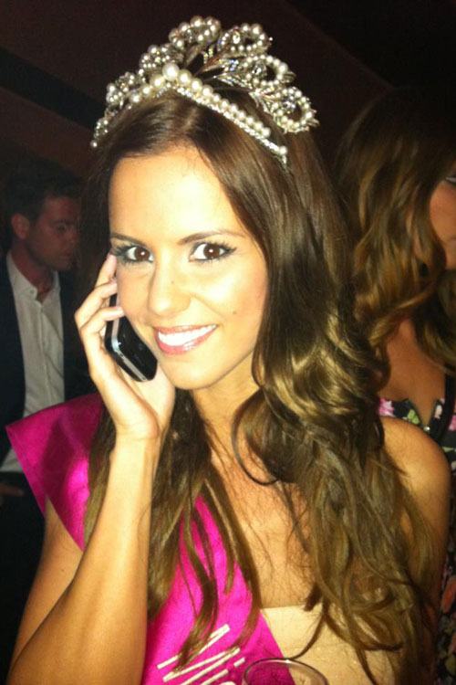 รูมเมทของน้องริด้าค่ะ Miss Universe Hungary 2012