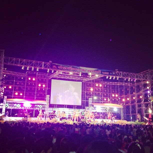 ใบเตย อาร์ สยาม ชุ๊ปตาร์มากๆๆ เริ่ด ทุก อิริยบท มา พร้อม แฟชั่น สไตล์ เจิ่ดๆ