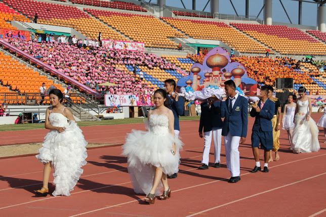 ขบวนพาเหรดกีฬาสี ร.ร.มารีย์วิทยา นครราชสีมา 2555