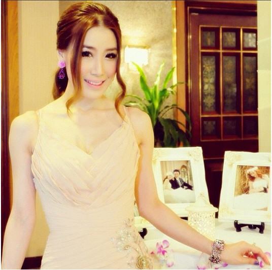 เอิร์น ณัชชา(จิรวรรณ) เตชะหรูวิจิตร คนร้องหญิงคนที่5ของRS